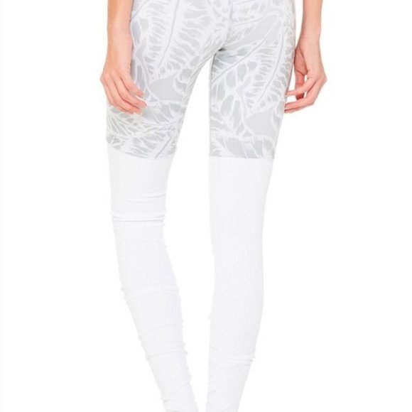 ALO Yoga Goddess Leggings in Palm Springs Print - Picture 3 of 5